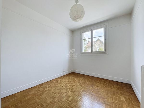 Quartier BRIMONT Appartement de 4 pièces de 71.9m² 420 000 € **  - Référence  V10010370
