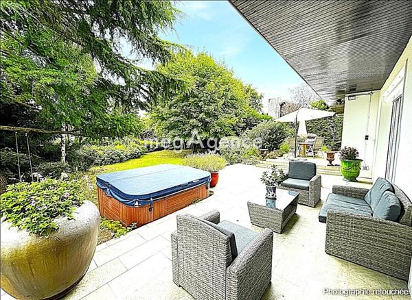 Maison à Saint-Nom-la-Bretèche, 78860 - 10 pièces 260m²