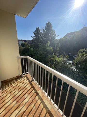 Appartement
                                                                                                                                                                                                                                                                                                                        3 pièce(s)                                                                                                                                                                                                          2 chambre(s)                                                                                                                                                                                                          74  m²