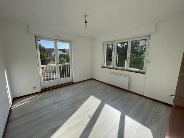 Appartement
                                                                                                                                                                                                                                                                                                                        3 pièce(s)                                                                                                                                                                                                          2 chambre(s)                                                                                                                                                                                                          74  m²