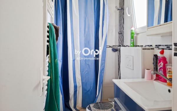 Immeuble à vendre    4 pièces •  Montluçon