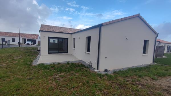 Maison neuve 2025 de 95 m² La Genétouze DPE A 285 000 €