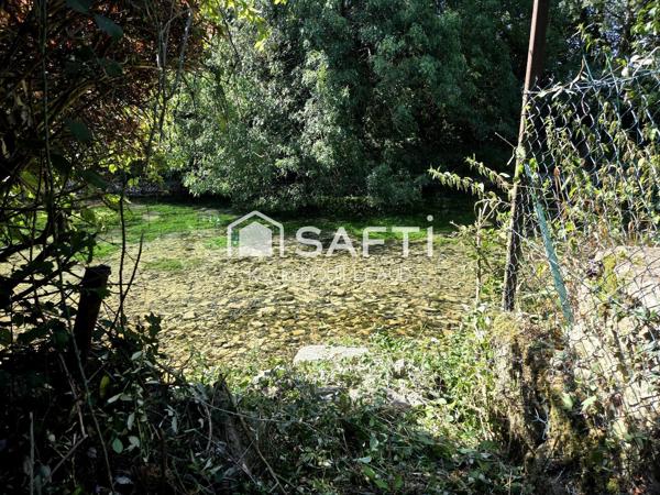 Petit prix, grand potentiel : maison avec rivière !