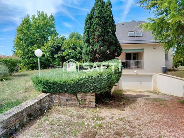 Maison d'architecte avec piscine sur les hauteurs