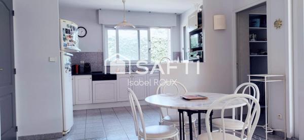 Maison d'architecte avec piscine sur les hauteurs