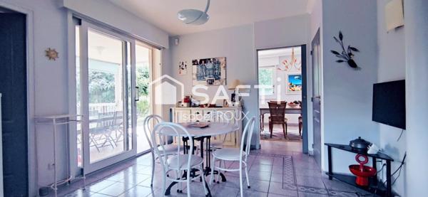 Maison d'architecte avec piscine sur les hauteurs