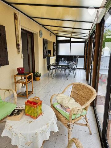 A vendre à COUHE (86700), Une maison d'habitation avec garage et jardin