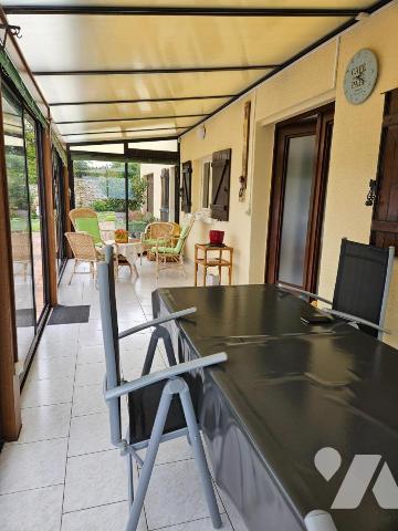 A vendre à COUHE (86700), Une maison d'habitation avec garage et jardin