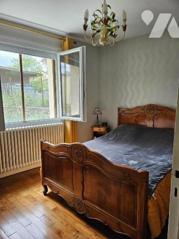 A vendre à COUHE (86700), Une maison d'habitation avec garage et jardin