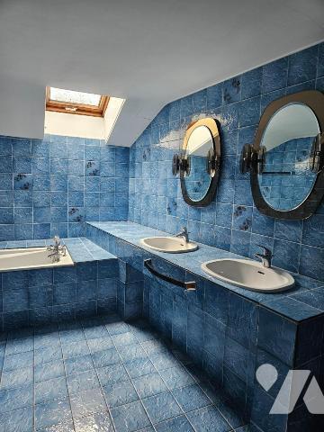 A vendre à COUHE (86700), Une maison d'habitation avec garage et jardin