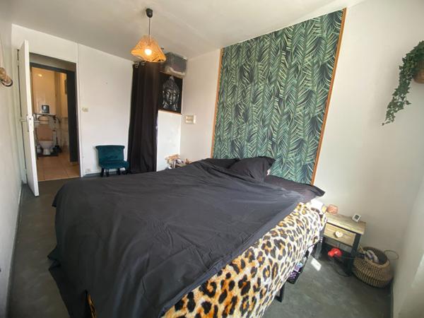 CRAPONNE/ Esprit maison charmant appartement T3 rez de jardin avec places de parking