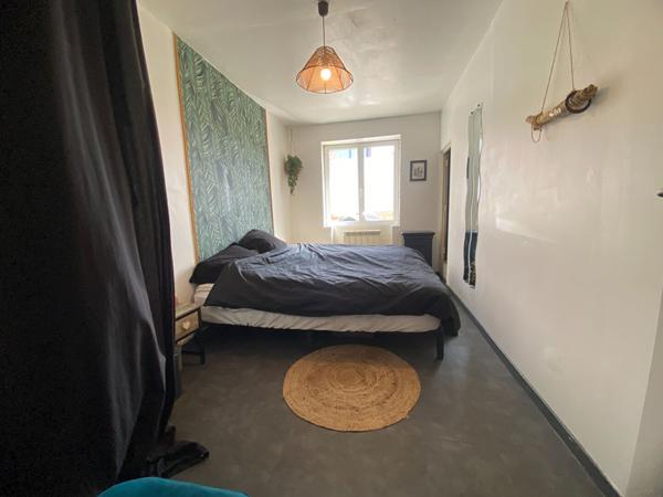 CRAPONNE/ Esprit maison charmant appartement T3 rez de jardin avec places de parking
