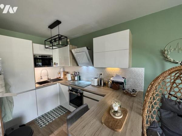 DOL DE BRETAGNE -APPARTEMENT DE TYPE 2 EN DUPLEX + UN BOX