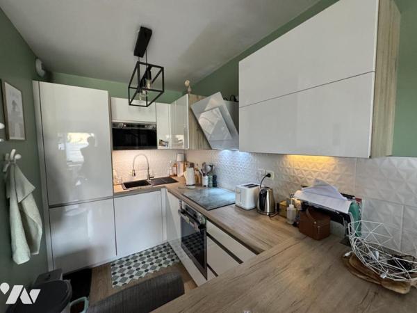 DOL DE BRETAGNE -APPARTEMENT DE TYPE 2 EN DUPLEX + UN BOX