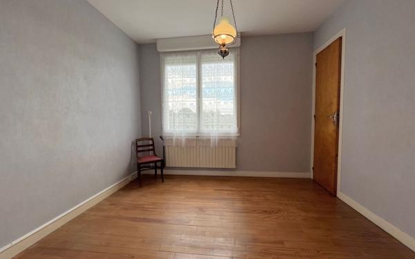 Maison à vendre    5 pièces • 86,31 m2 Carhaix-Plouguer