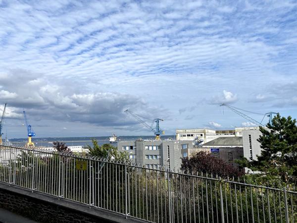 EXCLUSIVITE VUE MUER POUR CE T2 AVEC PLACE DE PARKING , Brest