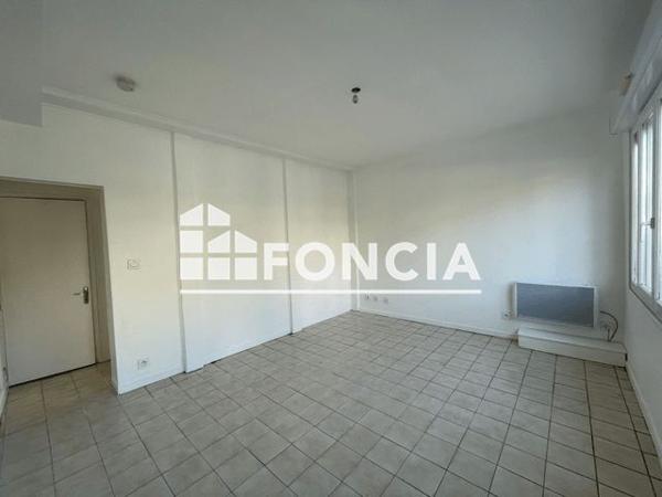 Location Appartement 2 pièces 32 m² - 96 RUE FOURNET Lisieux 14100