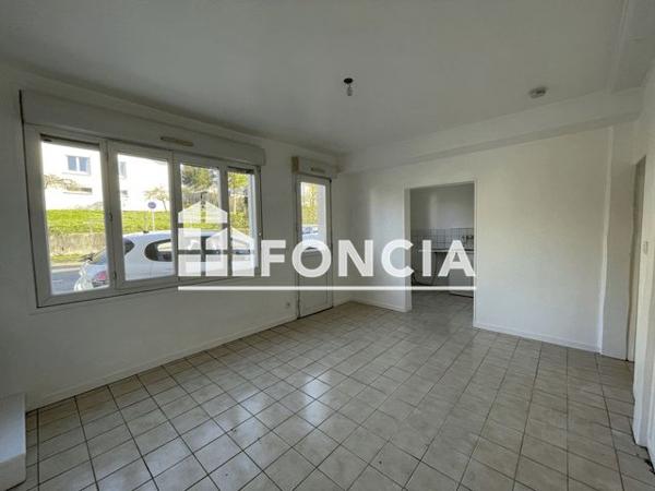 Location Appartement 2 pièces 32 m² - 96 RUE FOURNET Lisieux 14100