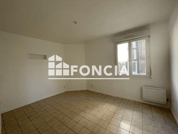 Location Appartement 2 pièces 32 m² - 96 RUE FOURNET Lisieux 14100