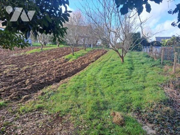 Beau terrain hors lotissement de 618 m² , viabilisation à charge des l 'acquéreur ( électricité...