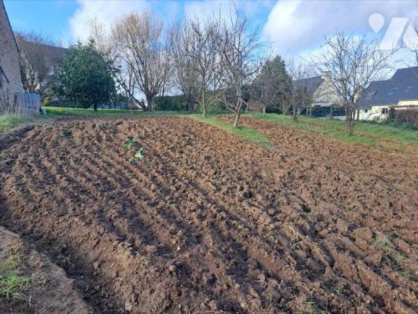 Beau terrain hors lotissement de 618 m² , viabilisation à charge des l 'acquéreur ( électricité...