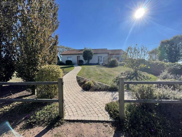 Maison à vendre à Argentonnay dans les Deux-Sèvres (79150), ref : AGM 59*