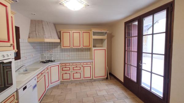 MAISON ANCIENNE AU CENTRE DE NAINTRE