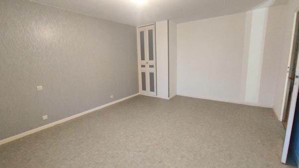 MAISON ANCIENNE AU CENTRE DE NAINTRE