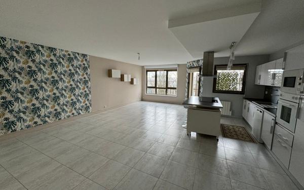 Appartement à vendre    5 pièces • 103,01 m2 Joinville-le-Pont