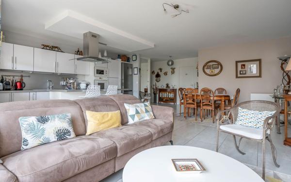 Appartement à vendre    5 pièces • 103,01 m2 Joinville-le-Pont