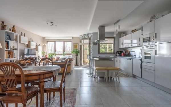 Appartement à vendre    5 pièces • 103,01 m2 Joinville-le-Pont