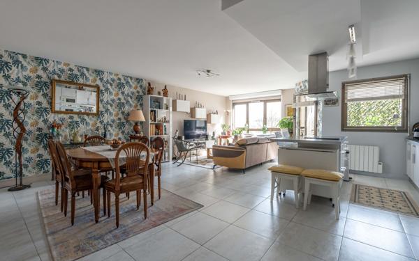 Appartement à vendre    5 pièces • 103,01 m2 Joinville-le-Pont