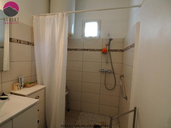 Bédoin (84410) Jolie villa avec jardin et garage