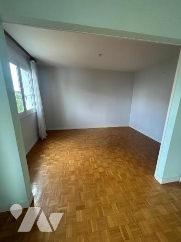 Lanester , T5 (96m2) , parking, cave , ascenseur