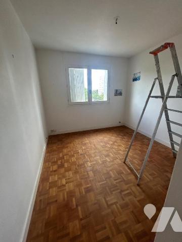 Lanester , T5 (96m2) , parking, cave , ascenseur