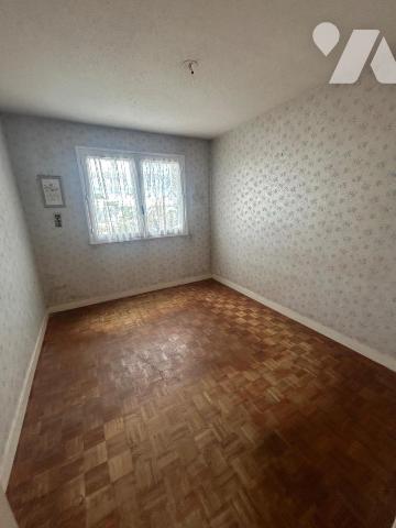 Lanester , T5 (96m2) , parking, cave , ascenseur