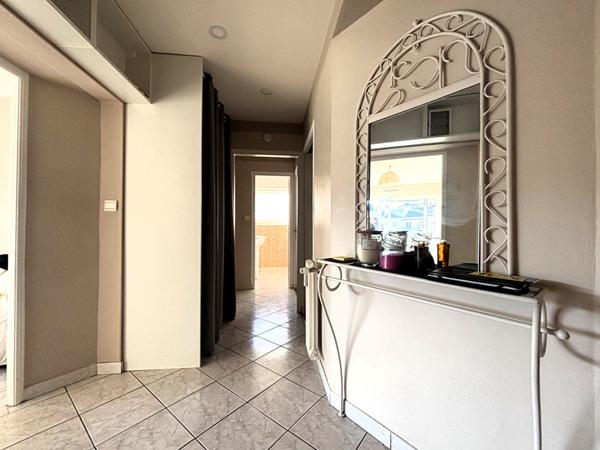 Secteur prisé - Appartement 4 pièces lumineux avec balcons et cave proche centre Chambéry