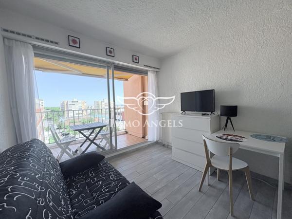STUDIO MEUBLE EN PARFAIT ETAT AVEC TERRASSE VUE MER