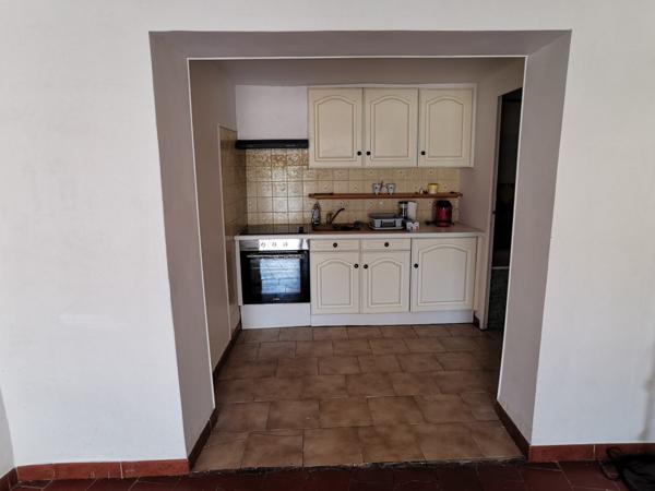 Rians (83560) Maison de village garage et balcon