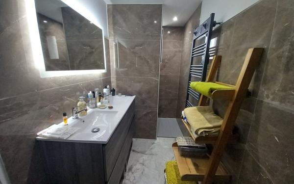Maison à vendre    3 pièces •  Montceau-les-Mines