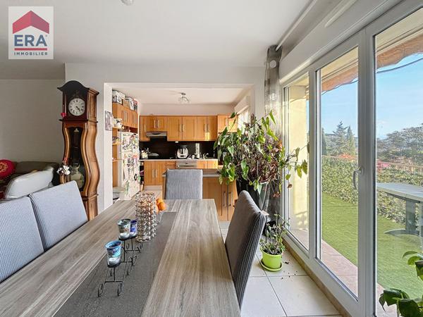 Appartement Eguilles village  4 pièces 93 m² 2 terrasses 1 parking en SS 