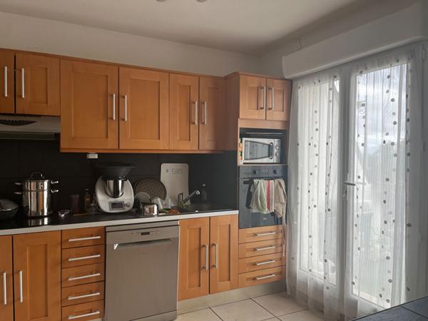 Appartement Eguilles village  4 pièces 93 m² 2 terrasses 1 parking en SS 