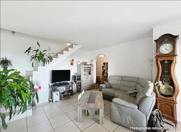 Appartement Eguilles village  4 pièces 93 m² 2 terrasses 1 parking en SS 