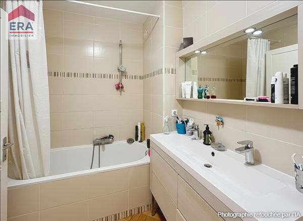 Appartement Eguilles village  4 pièces 93 m² 2 terrasses 1 parking en SS 