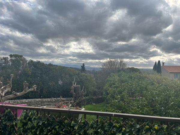 Appartement Eguilles village  4 pièces 93 m² 2 terrasses 1 parking en SS 