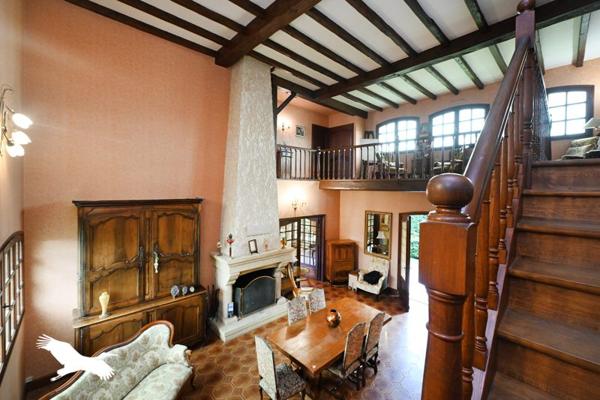 Maison à vendre |  Angoulême |  7 pièces | 230 m²