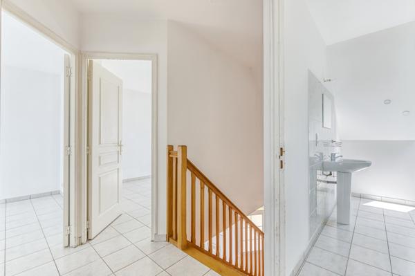 Belle maison de 90 m2 avec 3 chambres, exposition sud-ouest