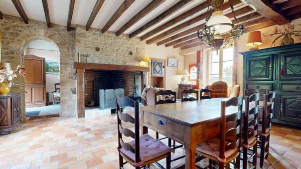 Maison ancienne - Saint-cyprien Demeure de caractère de 235 m², 5 chambres, dépendances et puits, proche des commerces
