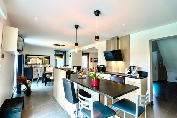 Maison d'architecte avec piscine -Prestations haut de gamme - Montlouis-sur-Loire