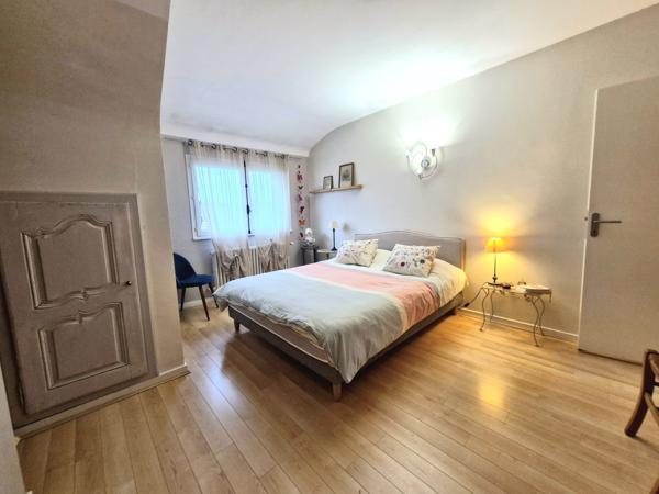 Maison individuelle 8 pièces, 179 m²